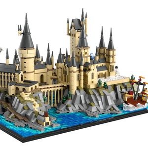 NEW IN BOX Lego Hogwarts™ Castle and Grounds #76419